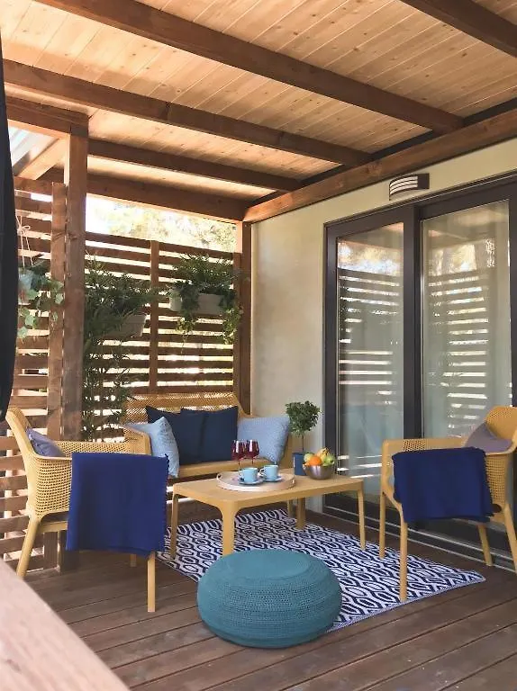 Mobile Home Ani, Biograd Na Moru